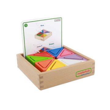 Set educativ Masterkidz prisme triunghiulare si triunghiuri-recipient, din lemn, +2 ani, pentru gradinite
