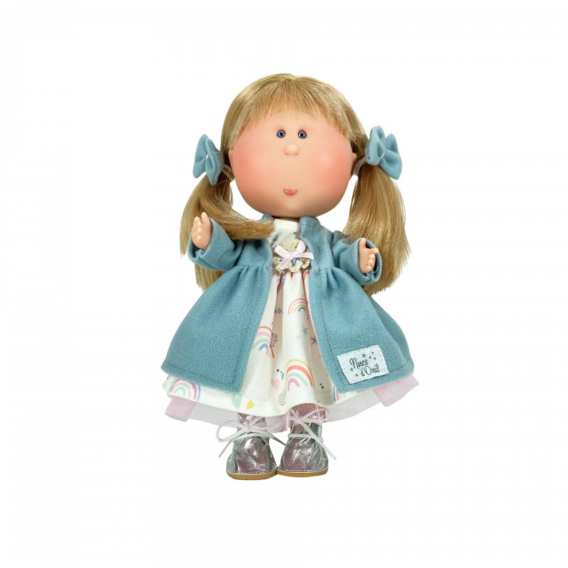 Nines D'Onil Papusa Artizanala cu miros de vanilie si articulatii - Mia cu par blond drept si funde albastre (30 cm) Nines D'Onil Papusa Artizanala cu miros de vanilie si articulatii - Mia cu par blond drept si funde albastre (30 cm)
